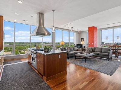 222 2nd St SE APT 1603