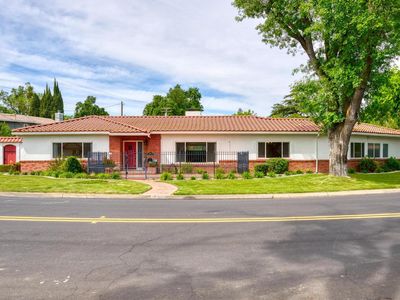 1021 Stanford Ave