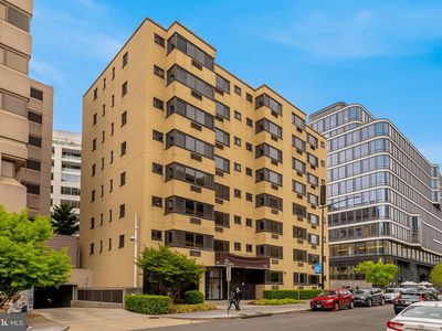 2141 I St NW APT 204