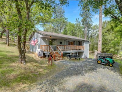 18996 Digger Pine St