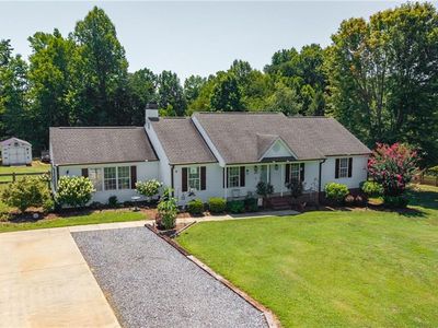 207 Whitestone Dr