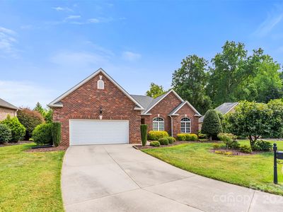 130 Hazeltine Ct