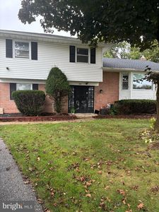 8 Geier Ct
