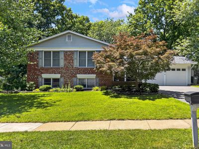 6908 Rochambeau Pl