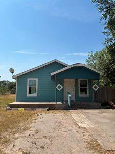 1239 E Kleberg Ave