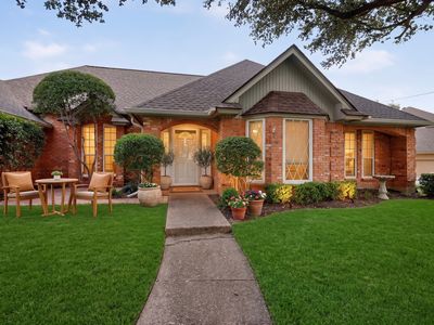 3823 Rochelle Dr