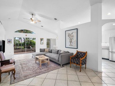 1643 Oak Berry Circle