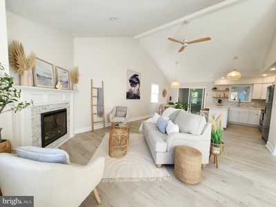 14 White Sail Cir
