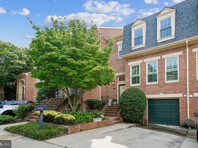 1403 McLean Mews Ct