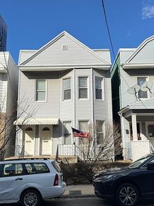 156 Van Reipen Ave