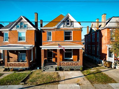 454 Elm St