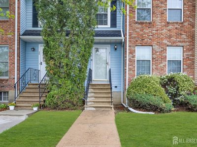 Property at 39 Delikat Ln, Sayreville, NJ