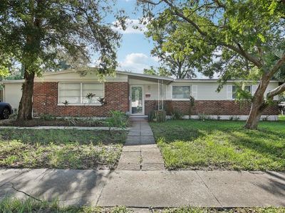 9801 Forest Hills Dr