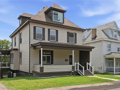 369 Stanford Ave
