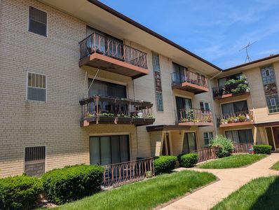 5516 W Windsor Ave APT 3M
