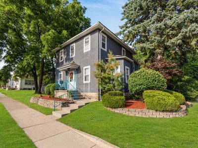 607 Delafield STREET