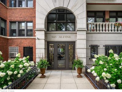 545 W Aldine Ave #6E
