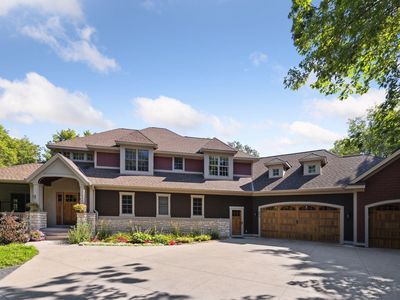 4970 Macallister Dr