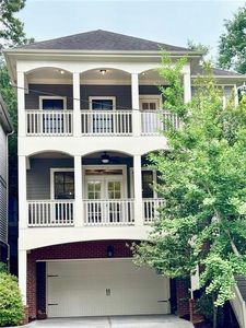 737 Saint Charles Ave NE