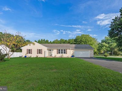807 Brookmeade Ct