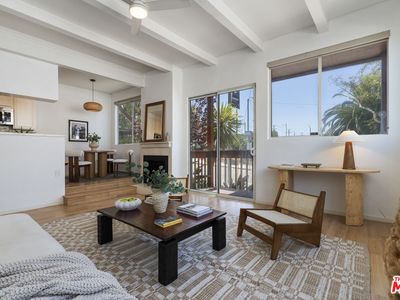 100 S Venice Blvd APT 3