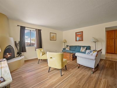 1718 1/2 W Alameda St