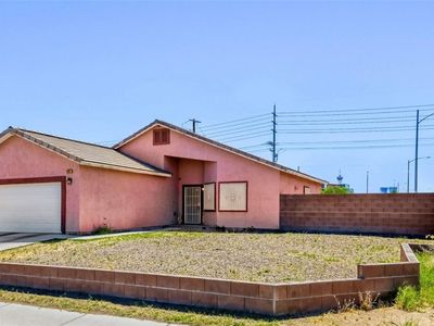 1321 W Adams Ave
