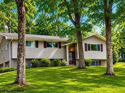 65 Imperial Woods Dr
