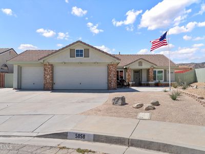 5858 Travis Paul Dr