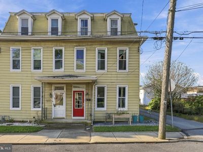 54 W Donegal St