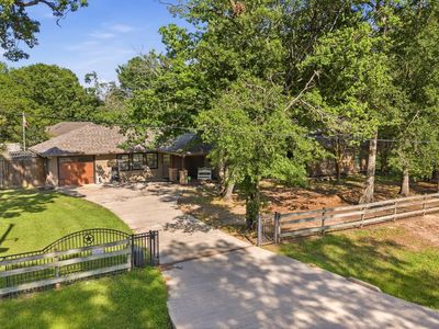 10985 Woods Ln