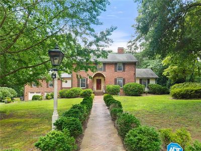 2864 Fairmont Rd