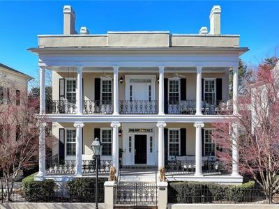 3959 Saint Elisabeth Sq