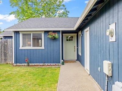 1146 SW James Ct