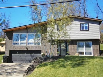 1369 Falla Dr