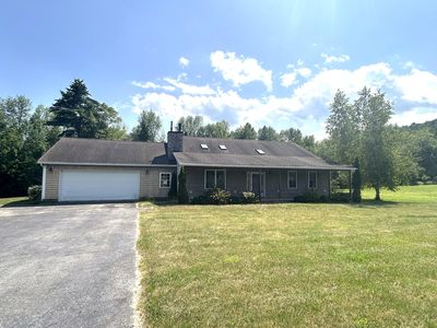 326 Bay Ln
