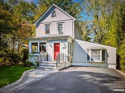 25 Maple Ave