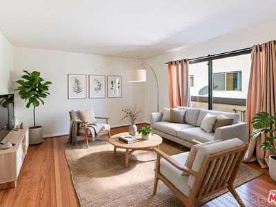 11940 Weddington St Unit 17