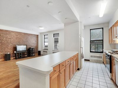 24 Bradhurst Ave APT 2