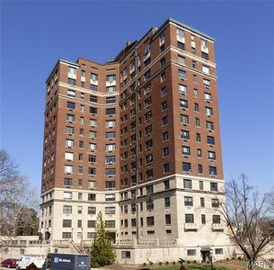 410 N Newstead Ave APT 15E