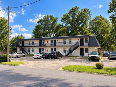 101 S Locust St