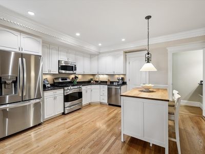 578 E Broadway APT 1