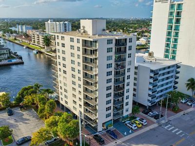 3233 NE 32nd Ave #801