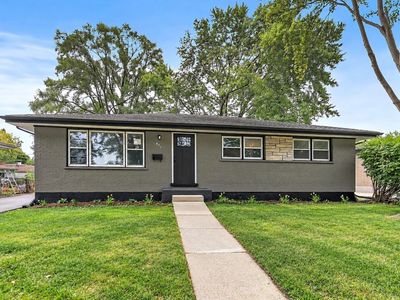 Property at 671 W Saint Aubin Dr, Addison, IL