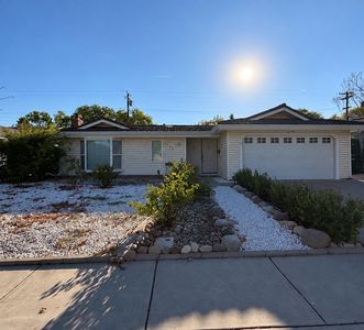 2404 Queenaire Ln