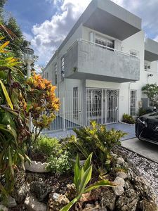 3591 SW 17th St #3591