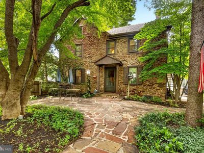 2527 Hilltown Pike