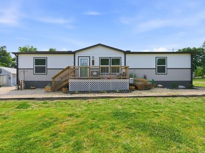 Property at 519 E 3rd St, Eureka, KS