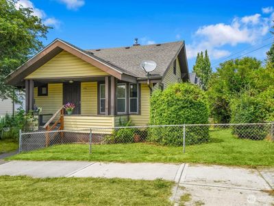 3108 S Walden Street