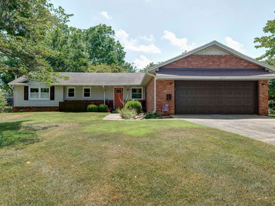 1842 E Sunset Drive